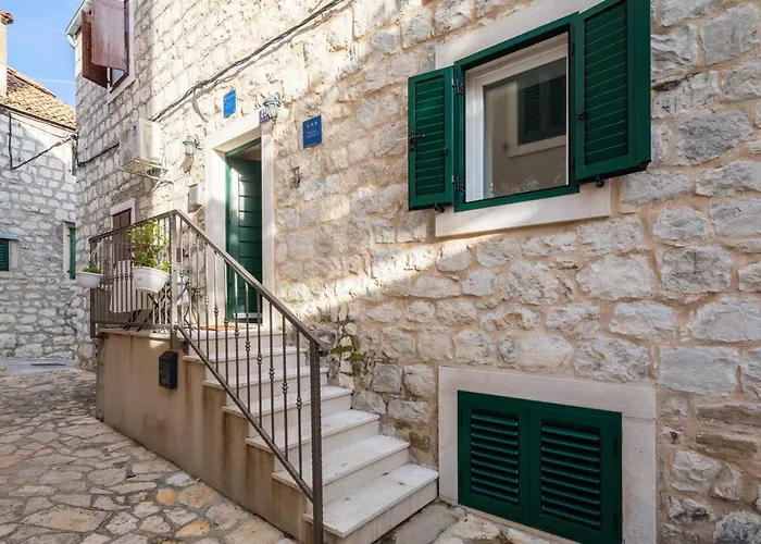 Apartament Royal Varos *