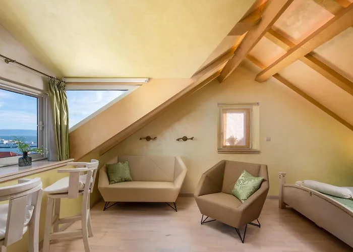 Apartament Royal Varos *